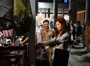 กระทรวงเกษตรและสหกรณ์เดินหน้าขยายช่องทางตลาดสินค้าสหกรณ์ต่อเนื่อง ยกขบวนความอร่อยและสินค้าอัตลักษณ์จากสหกรณ์บุกรัฐสภา ... พารามิเตอร์รูปภาพ 6